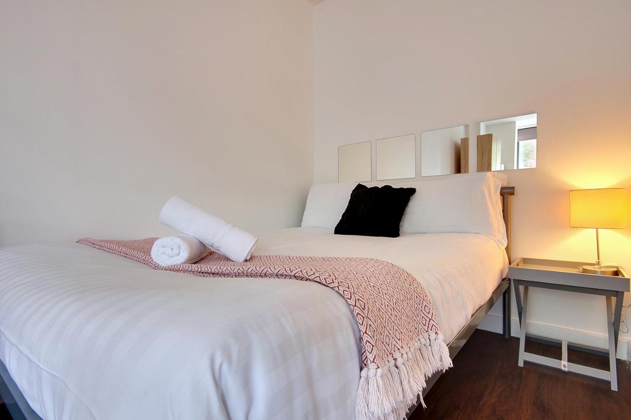 Hill House Holiday Apartments Bournemouth Esterno foto